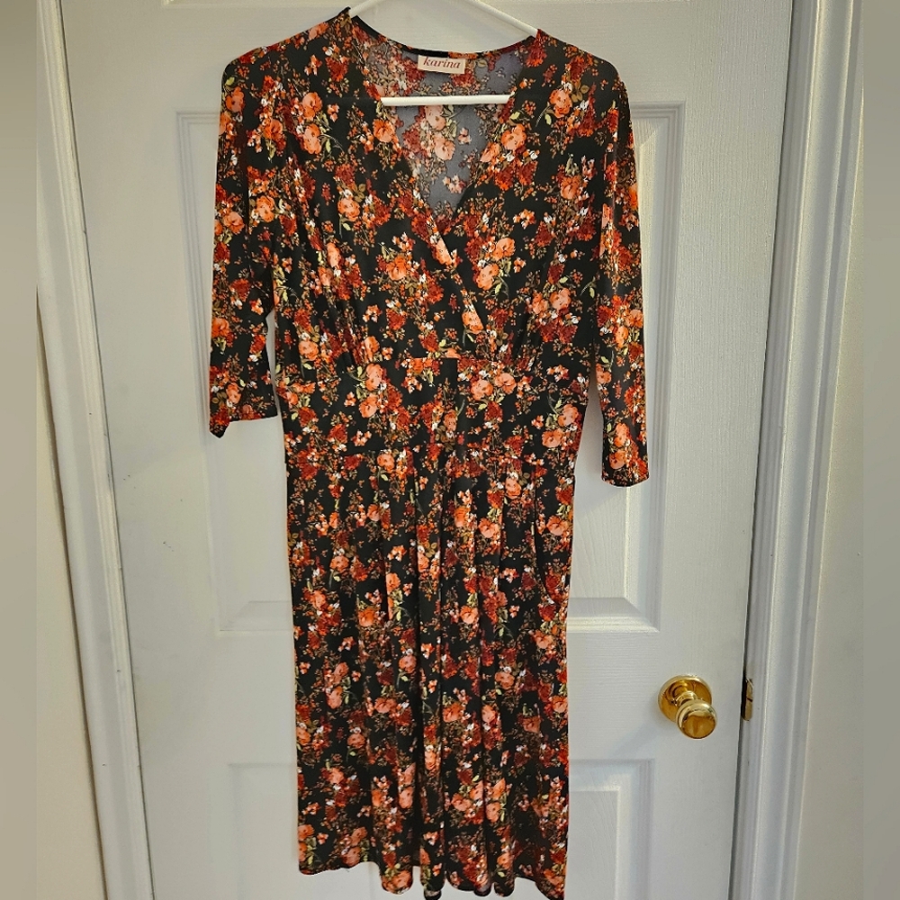Karina Penelope 3/4 Sleeve Dress in Red Bouquet